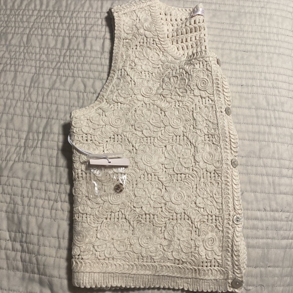 LC Lauren Conrad Crochet Vest - Picture 2 of 3